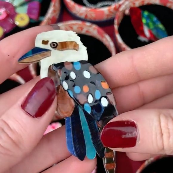 Erstwilder x Jocelyn Proust Designs GUMTREE ROYALTY Kookaburra Bird Brooch NIB - Picture 4 of 11